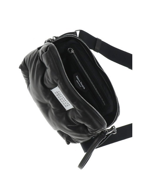 Maison Margiela（メゾンマルジェラ）の「GLAM SLAM CAMERA BAG（ショルダーバッグ・メンズ・ブラック・ONE SIZE）」の4枚目の写真