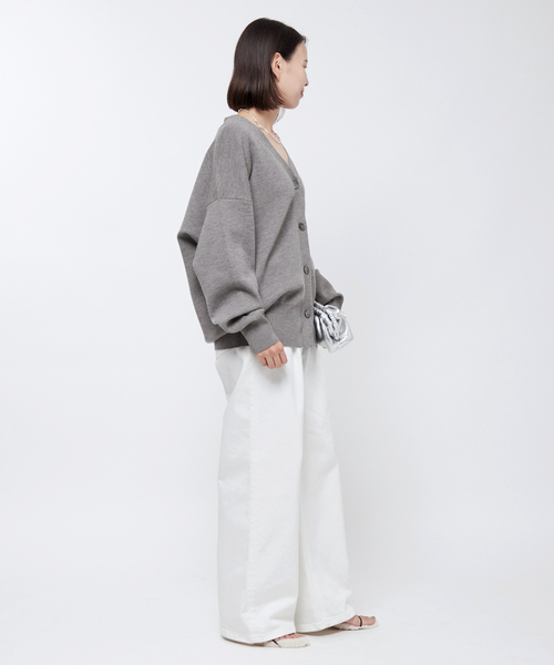 AP STUDIO（エーピーストゥディオ）の「*ホワイトタックバギーデニム（デニムパンツ・レディース・ホワイト・38/34/36）」の3枚目の写真