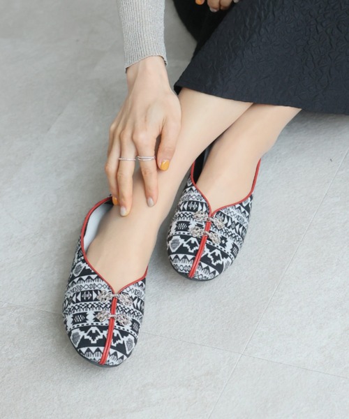 VIVIAN（ヴィヴィアン）の「モチーフ付きチャイナシューズ　ZOZOTOWN+オフィシャルサイト限定商品（バレエシューズ・レディース・クリアブラック/ブルー/ナチュラル/ブラック・S/M/L/LL）」の9枚目の写真