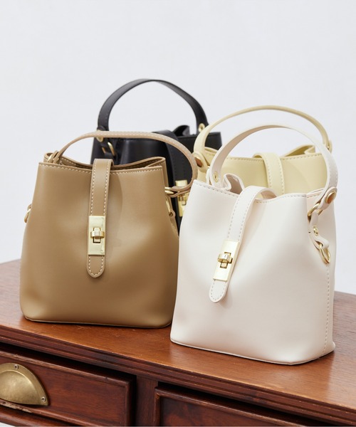 Chez toi（シェトワ）の「ゴールド金具ショルダーBAG（ショルダーバッグ・レディース・モカ/ブラック/オフホワイト・FREE）」の17枚目の写真