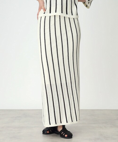 THE SHOP TK （ザ ショップ ティーケー ）の「◆【SETUP可】メッシュストライプニットナロースカート（スカート・レディース・ブラック系2/ホワイト系その他3・99）」の2枚目の写真