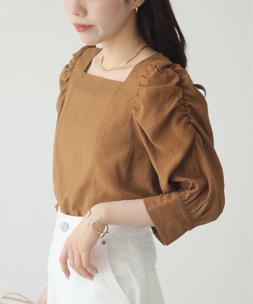 スクエアネックパワショルブラウス