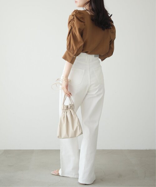 RAY CASSIN(レイカズン)の「スクエアネックパワーショルダーブラウス(シャツ/ブラウス・レディース・ブラウン/オフホワイト/ブラック・FREE)」の17枚目の写真