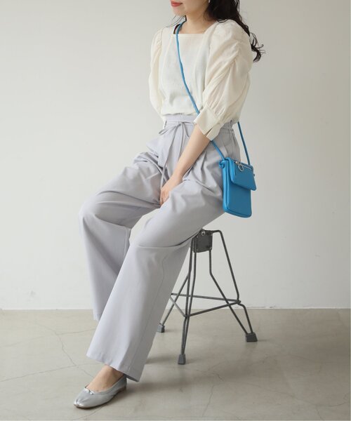 RAY CASSIN(レイカズン)の「スクエアネックパワーショルダーブラウス(シャツ/ブラウス・レディース・ブラウン/オフホワイト/ブラック・FREE)」の19枚目の写真