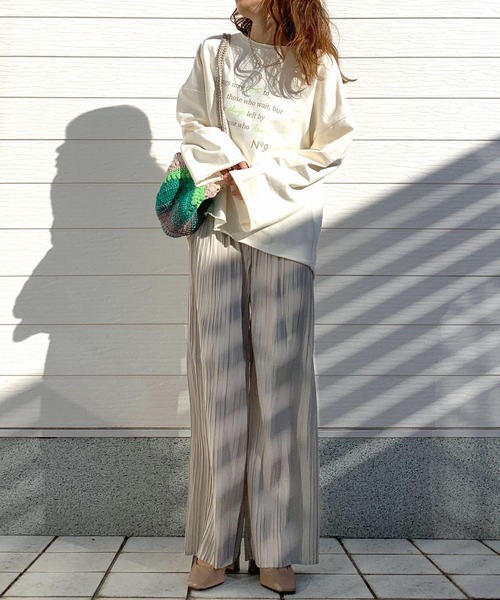 Q（キュー）の「ランダムプリーツパンツ（その他パンツ・レディース・ラベンダー/ベージュ・MEDIUM）」の20枚目の写真