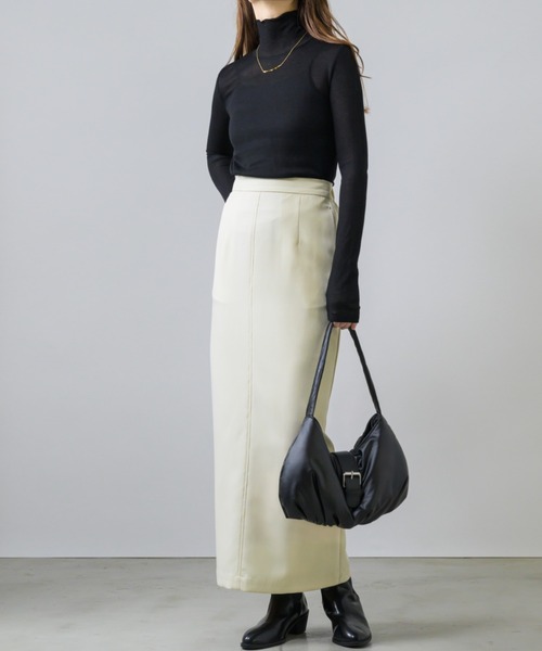 NEUNA（ヌナ）の「【ハイネックとクルーネックで選べる！】リネン