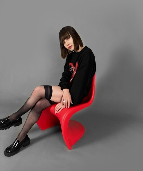 jiasecond.(ジアセカンド)の「【jiasecond.】ハートレタリングプリントロンT / トップス カットソー ハート プリント ロンT クロップド丈 ショート グレー ブラック ZOZOTOWN限定(Tシャツ/カットソー・レディース・ブラック/ライトグレー・FREE)」の4枚目の写真