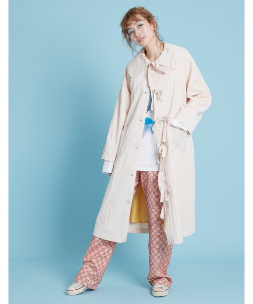 ARCHIVER（アーカイバ）の「【8】【little sunny bite】Nylon long ribbon jacket（ステンカラーコート・レディース・イエロー/ホワイト・SMALL/MEDIUM）」の2枚目の写真