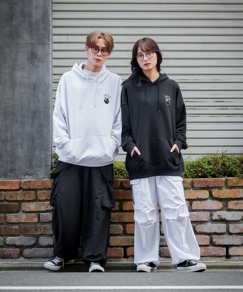 SPINNS（スピンズ）の「【ユニセックスで着用可能】3色展開 スウェット