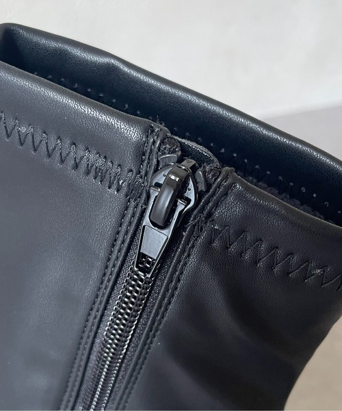 Thevon（ゼボン）の「ポインテッドストレッチショートブーツ（ブーツ・レディース・ブラック/アイボリー/ベージュ・L/S/M）」の6枚目の写真