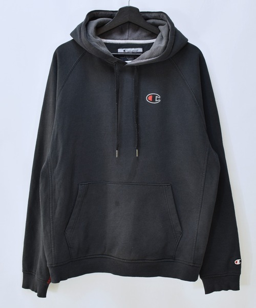 Champion(チャンピオン)の「【ヴィンテージ古着】Champion / チャンピオン リフレクター付き ロゴ刺繍 スウェットパーカー(パーカー・メンズ・ブラック・SMALL)」の2枚目の写真
