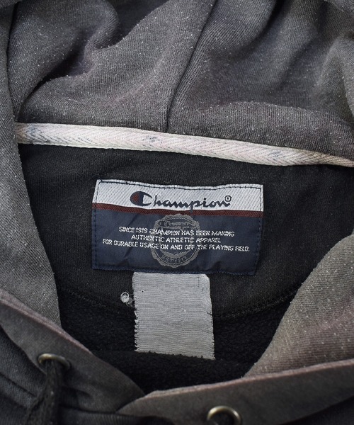 Champion(チャンピオン)の「【ヴィンテージ古着】Champion / チャンピオン リフレクター付き ロゴ刺繍 スウェットパーカー(パーカー・メンズ・ブラック・SMALL)」の17枚目の写真