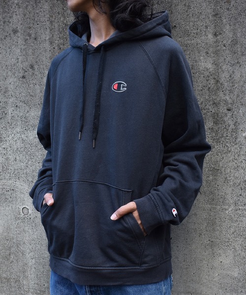 Champion(チャンピオン)の「【ヴィンテージ古着】Champion / チャンピオン リフレクター付き ロゴ刺繍 スウェットパーカー(パーカー・メンズ・ブラック・SMALL)」の21枚目の写真