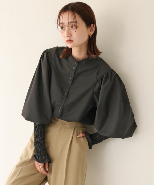 CLEIO（クレイオ）の「【CLEIO】袖シャーリング切替えパフスリーブシャツ（シャツ/ブラウス・レディース・ブラック/ホワイト・FREE）」の18枚目の写真