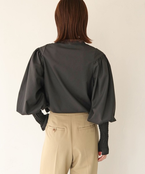 CLEIO（クレイオ）の「【CLEIO】袖シャーリング切替えパフスリーブシャツ（シャツ/ブラウス・レディース・ブラック/ホワイト・FREE）」の20枚目の写真