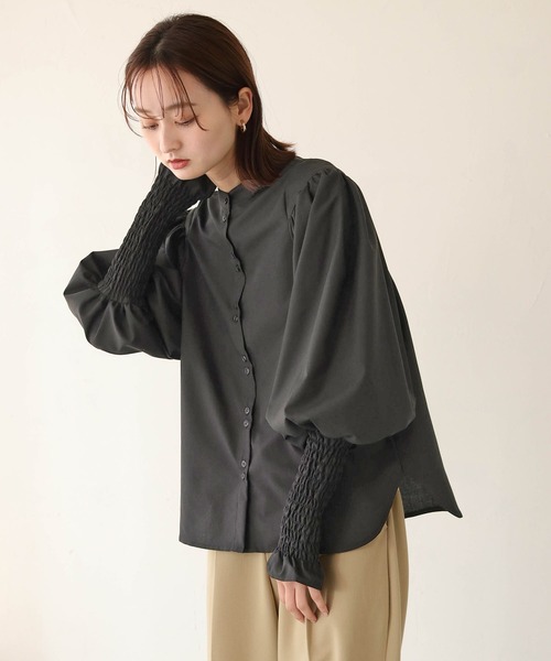 CLEIO（クレイオ）の「【CLEIO】袖シャーリング切替えパフスリーブシャツ（シャツ/ブラウス・レディース・ブラック/ホワイト・FREE）」の12枚目の写真