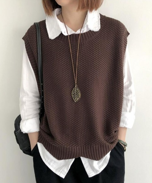 SEU（エスイーユー）の「裾レース編みスカラップニットベスト ジレ サマーニット ペプラム裾 オフィスカジュアル きれいめカジュアル（ベスト・レディース・アイボリー/ブラック/チャコール/ベージュ/ネイビー/ブラウン/レンガ/ダークブラウン・フリー）」の4枚目の写真