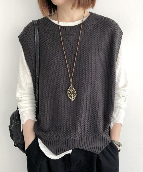 SEU（エスイーユー）の「裾レース編みスカラップニットベスト ジレ サマーニット ペプラム裾 オフィスカジュアル きれいめカジュアル（ベスト・レディース・アイボリー/ブラック/チャコール/ベージュ/ネイビー/ブラウン/レンガ/ダークブラウン・フリー）」の3枚目の写真