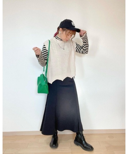 SEU（エスイーユー）の「裾レース編みスカラップニットベスト ジレ サマーニット ペプラム裾 オフィスカジュアル きれいめカジュアル（ベスト・レディース・アイボリー/ブラック/チャコール/ベージュ/ネイビー/ブラウン/レンガ/ダークブラウン・フリー）」の9枚目の写真