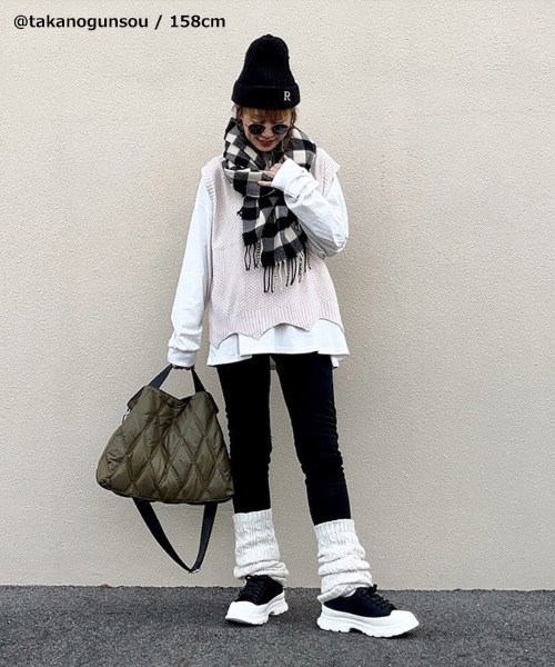 SEU（エスイーユー）の「裾レース編みスカラップニットベスト ジレ サマーニット ペプラム裾 オフィスカジュアル きれいめカジュアル（ベスト・レディース・アイボリー/ブラック/チャコール/ベージュ/ネイビー/ブラウン/レンガ/ダークブラウン・フリー）」の10枚目の写真