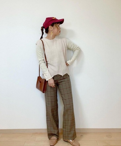 SEU（エスイーユー）の「裾レース編みスカラップニットベスト ジレ サマーニット ペプラム裾 オフィスカジュアル きれいめカジュアル（ベスト・レディース・アイボリー/ブラック/チャコール/ベージュ/ネイビー/ブラウン/レンガ/ダークブラウン・フリー）」の13枚目の写真