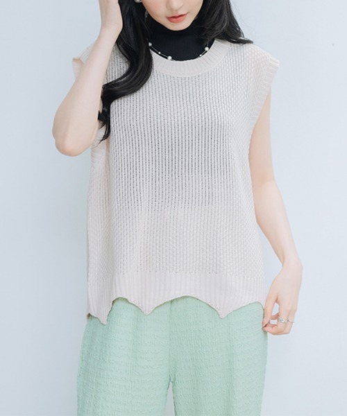 SEU（エスイーユー）の「裾レース編みスカラップニットベスト ジレ サマーニット ペプラム裾 オフィスカジュアル きれいめカジュアル（ベスト・レディース・アイボリー/ブラック/チャコール/ベージュ/ネイビー/ブラウン/レンガ/ダークブラウン・フリー）」の17枚目の写真