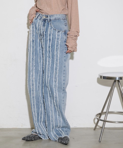 THE YOn（ザヨン）の「フリンジデザインデニムパンツ（デニムパンツ・レディース・ライトブルー/ブルー・M/S）」の10枚目の写真