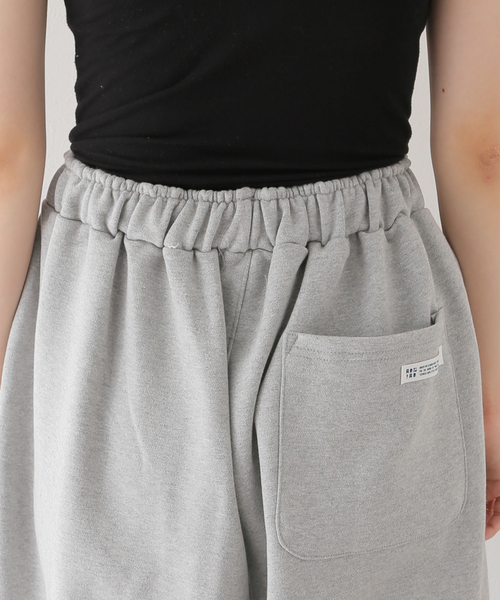 ANGLAN(アングラン)の「【ANGLAN / アングラン】Valley Tuck Sweat Balloon Pants(スウェットパンツ・レディース・ブラック/チャコールグレー・FREE)」の11枚目の写真