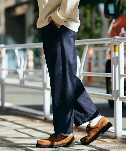 JOURNAL STANDARD（ジャーナルスタンダード）の「ドライツイル タックイン トラウザーズパンツ（チノパンツ・メンズ・グレー/ベージュ/ナチュラル/ネイビー・SMALL/MEDIUM/LARGE）」の5枚目の写真