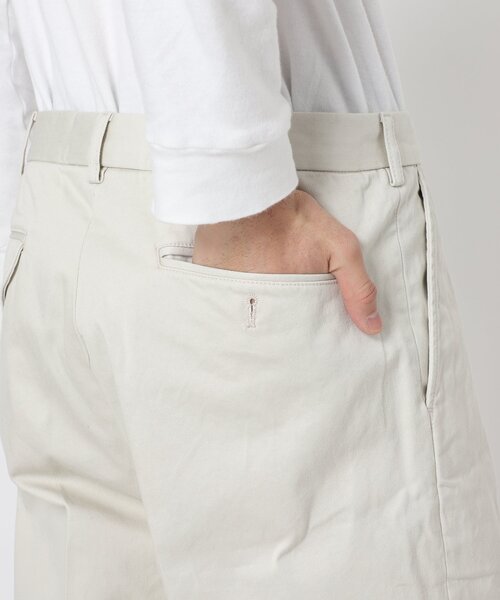JOURNAL STANDARD（ジャーナルスタンダード）の「ドライツイル タックイン トラウザーズパンツ（チノパンツ・メンズ・グレー/ベージュ/ナチュラル/ネイビー・SMALL/MEDIUM/LARGE）」の14枚目の写真