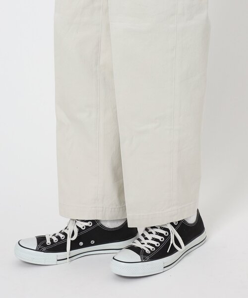 JOURNAL STANDARD（ジャーナルスタンダード）の「ドライツイル タックイン トラウザーズパンツ（チノパンツ・メンズ・グレー/ベージュ/ナチュラル/ネイビー・SMALL/MEDIUM/LARGE）」の21枚目の写真