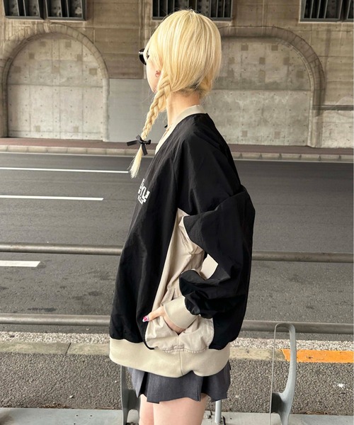 sedacle(セダクル)の「配色ナイロンVネックプルオーバー(Tシャツ/カットソー・レディース・ブラック/グレー・LARGE/MEDIUM/SMALL)」の11枚目の写真