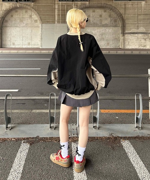 sedacle(セダクル)の「配色ナイロンVネックプルオーバー(Tシャツ/カットソー・レディース・ブラック/グレー・LARGE/MEDIUM/SMALL)」の15枚目の写真