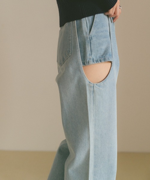 VANNIE U(ヴァニーユー)の「サイドカットアウトデニム/レイヤードパンツ【SMLサイズ展開】(デニムパンツ・レディース・ブルー/ライトブルー/ブラック・S/M/L)」の13枚目の写真