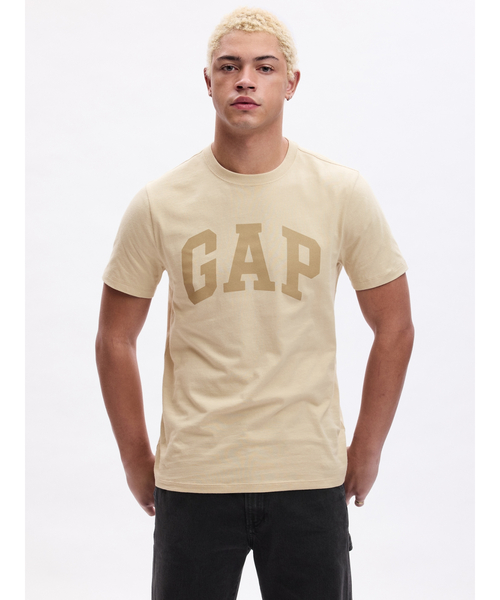 GAP（ギャップ）の「エブリディ ソフト GAPロゴTシャツ(ユニセックス)（Tシャツ/カットソー・メンズ・ブラック/ホワイト/グリーン/ネイビー/ベージュ/イエロー/ブラウン/パープル/イエロー系その他/グリーン系その他/ピンク・XS/S/M/L/XL）」の4枚目の写真