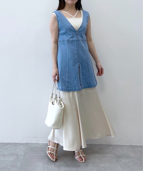 mysty woman(ミスティウーマン)の「フロントZIPデニムベスト 113485(ベスト・レディース・ブルー/ネイビー/ブラック・FREE)」の22枚目の写真