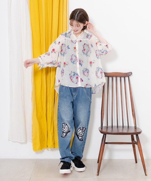 ScoLar（スカラー）の「141664：ネコ花蝶柄シャツ（シャツ/ブラウス