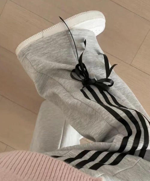 Ritzy(リッツィー)の「ルーズストレート リボンデザイン ラインパンツ(スウェットパンツ・レディース・グレー系2/ピンク/ブラック/グレー系1・M/L/S/XL)」の15枚目の写真