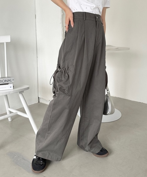 CLEA(クレア)の「ドロストポケット ワイドカーゴパンツ(カーゴパンツ・レディース・カーキ/ブラック・M)」の10枚目の写真