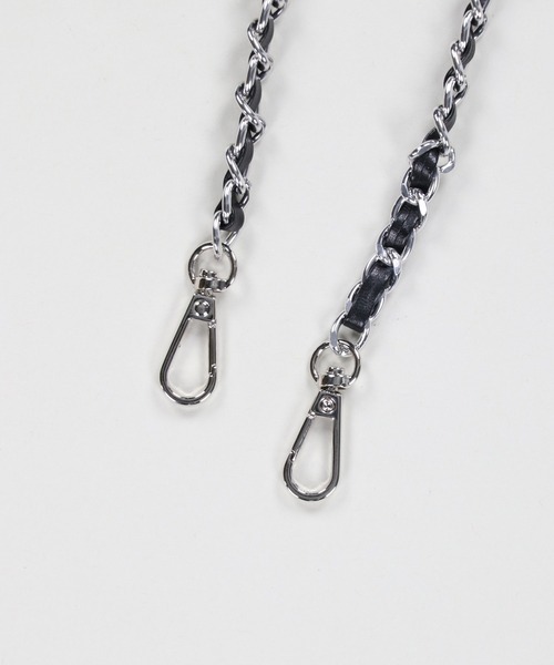 SPINNS（スピンズ）の「【選べるスマホショルダー】合皮チェーンショルダーストラップ（スマホグッズ・レディース・ブラック・ONESIZE）」の2枚目の写真