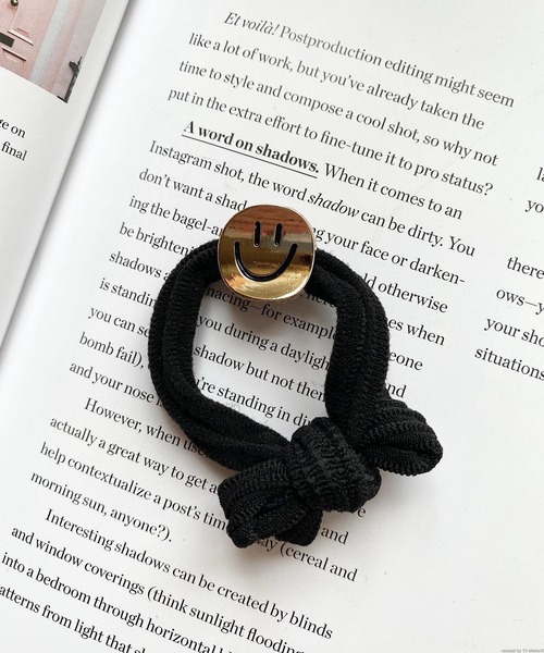 TONE SELECT GOODS（トーンセレクトグッズ）の「pur chouchou/ハート スマイル ヘアゴム P4220（ヘアゴム・レディース・ブラック系1/ブラック系2/ブラウン系2/ブラウン系1・FREE）」の2枚目の写真