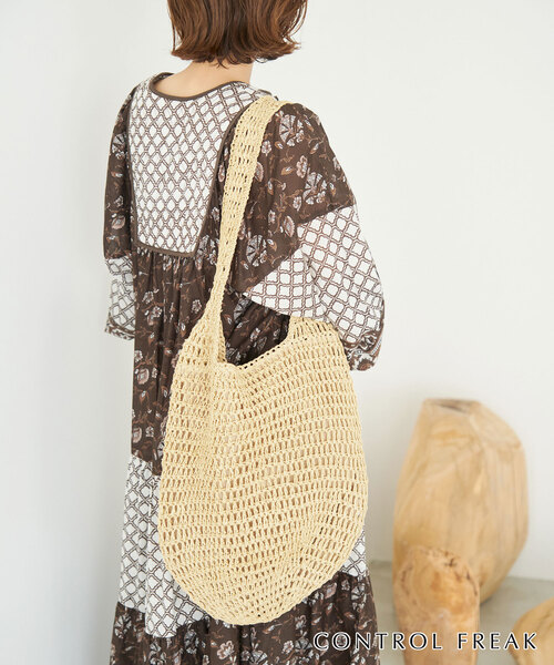 SLOBE IENA(スローブイエナ)の「CONTROL FREAK ホソペーパークロッシェショルダー 234-121507(かごバッグ・レディース・ホワイト/ブラック/アイボリー・FREE)」の21枚目の写真