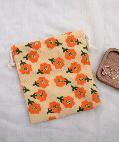 TONE SELECT GOODS（トーンセレクトグッズ）の「【float】フラワーデザイン マルチ 巾着ポーチ（ポーチ・レディース・ベージュ系/ブラック系・FREE）」の6枚目の写真