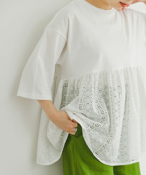 ITEMS URBANRESEARCH（アイテムズ アーバンリサーチ）の「レースキリカエTシャツ（Tシャツ/カットソー・レディース・グリーン系その他/ホワイト/ブラック・FREE）」の2枚目の写真