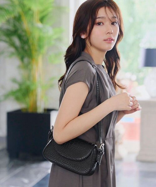 安田美沙子さん着用・2TYPE肩紐/ショルダー&斜め掛け】フラップミニ