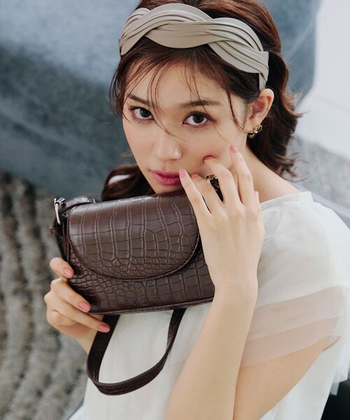 安田美沙子さん着用・2TYPE肩紐/ショルダー&斜め掛け】フラップミニ