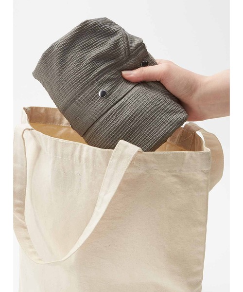 IEDIT(イディット)の「IEDIT ひんやりした接触冷感が気持ちいい ふくれジャカードカットソーのスナップボタンカーディガン(カーディガン/ボレロ・レディース・オフホワイト/グレー/ブラック・LARGE/MEDIUM/X-LARGE/SMALL)」の11枚目の写真