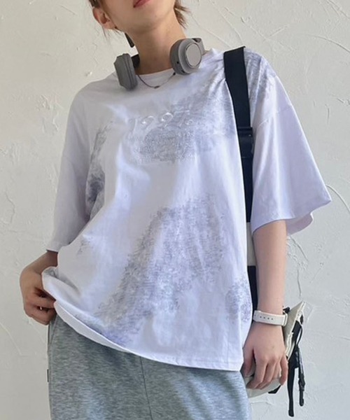 lilful(リルフル)の「オーバーサイズ 刺繍 Tシャツ(Tシャツ/カットソー・メンズ・ホワイト/ブラウン/グレー・M/L)」の1枚目の写真