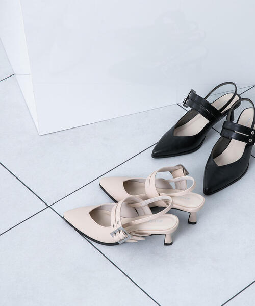 NATURAL BEAUTY BASIC(ナチュラルビューティーベーシック)の「◇Wベルトバックバンドパンプス(パンプス・レディース・オフホワイト/ブラック・SMALL/MEDIUM/LARGE)」の5枚目の写真