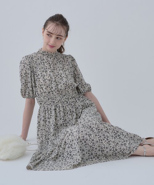 couture brooch(クチュールブローチ)の「小花柄ティアードワンピース(ワンピース・レディース・アイボリー系/ブラック系・36/38/40/42)」の22枚目の写真